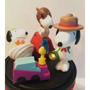 Snoopy Tweety Bird McDonald's 2018 2016  Happy Meal Toy Peanuts Lot of 4